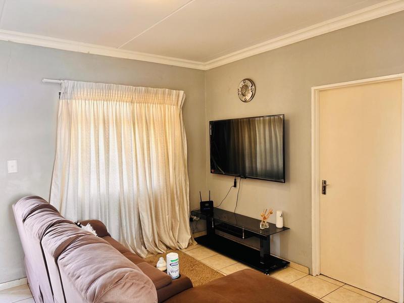 2 Bedroom Property for Sale in Fleurhof Gauteng