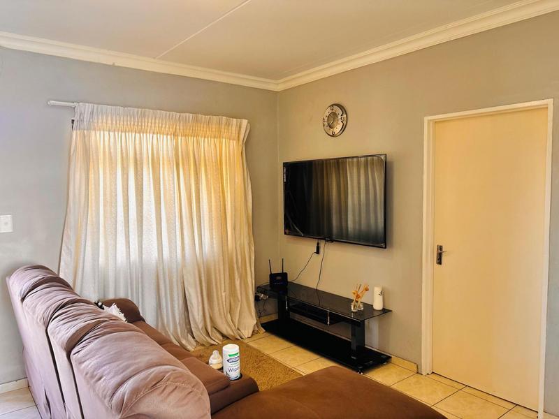 2 Bedroom Property for Sale in Fleurhof Gauteng