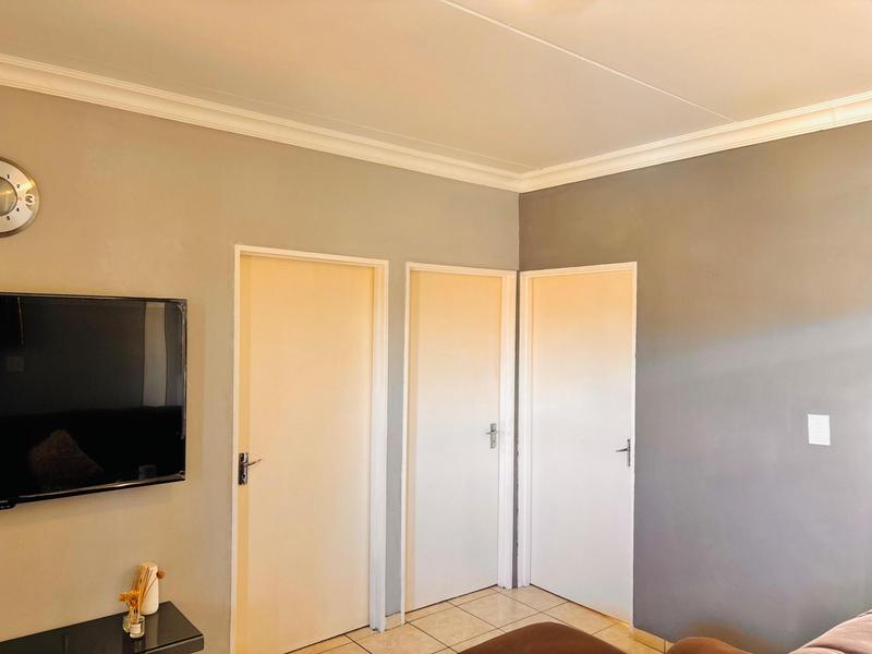 2 Bedroom Property for Sale in Fleurhof Gauteng
