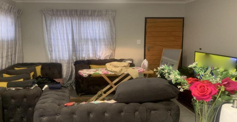 2 Bedroom Property for Sale in Protea Glen Gauteng