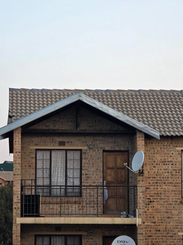 2 Bedroom Property for Sale in Chloorkop Gauteng
