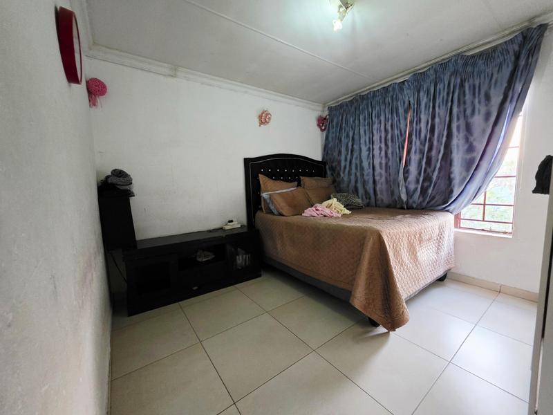 2 Bedroom Property for Sale in Chloorkop Gauteng