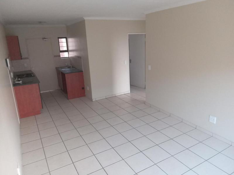 To Let 2 Bedroom Property for Rent in Kosmosdal Gauteng