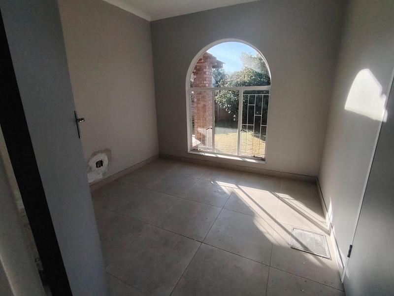 To Let 3 Bedroom Property for Rent in Wierda Park Gauteng