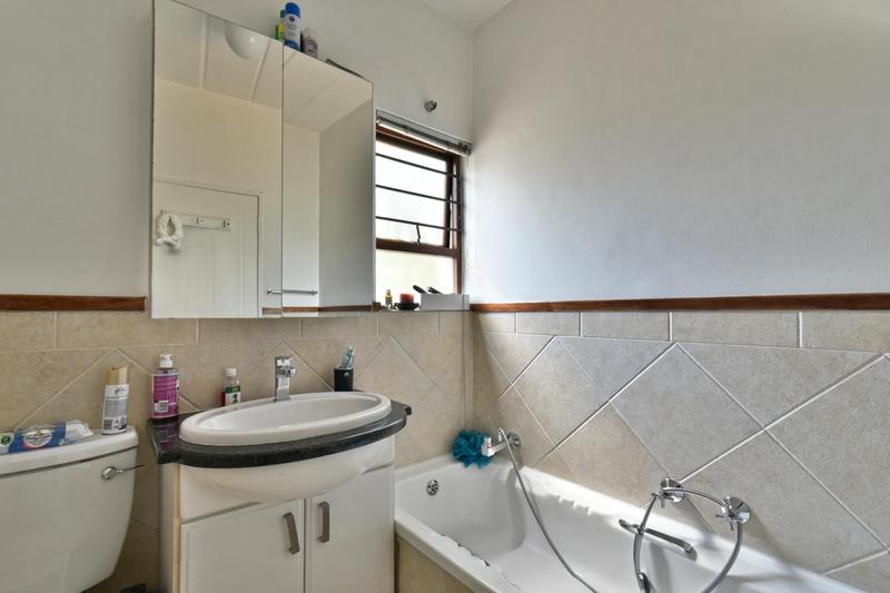 2 Bedroom Property for Sale in Waverley Gauteng