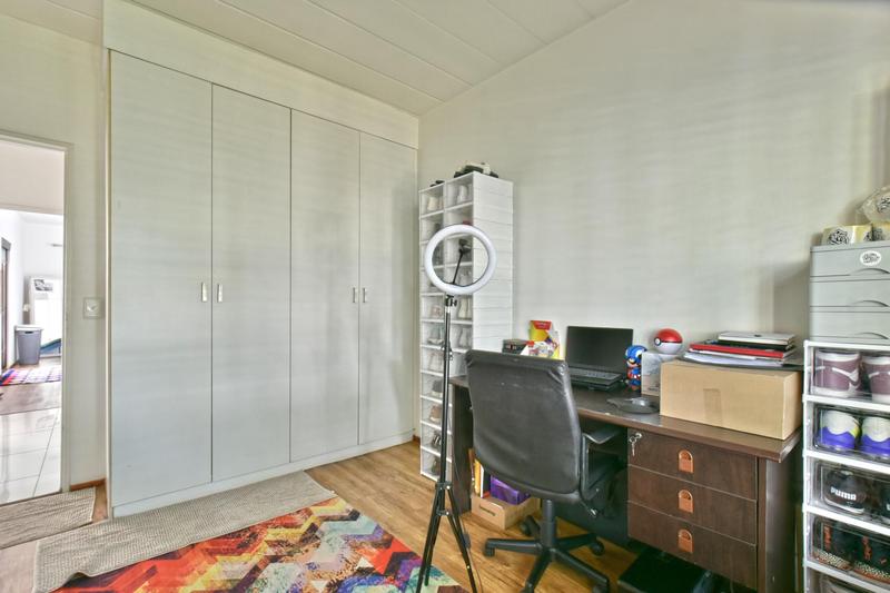 2 Bedroom Property for Sale in Waverley Gauteng