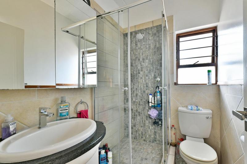 2 Bedroom Property for Sale in Waverley Gauteng