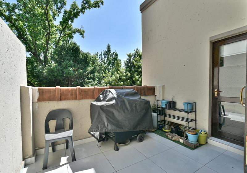 2 Bedroom Property for Sale in Waverley Gauteng