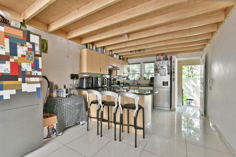 2 Bedroom Property for Sale in Waverley Gauteng