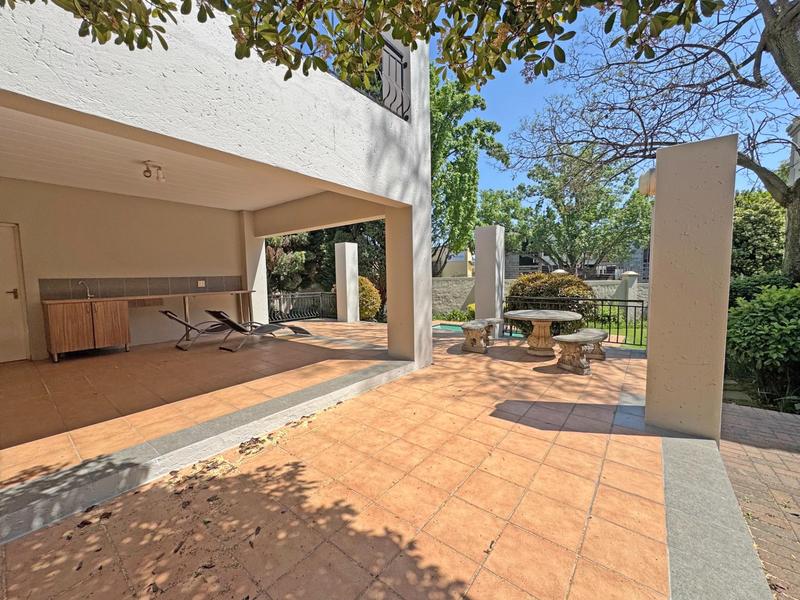 2 Bedroom Property for Sale in Waverley Gauteng