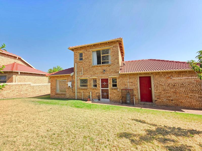 To Let 3 Bedroom Property for Rent in Honeydew Manor Gauteng