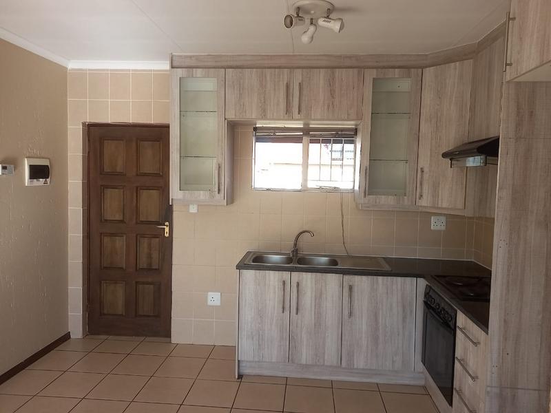 To Let 3 Bedroom Property for Rent in Helderwyk Gauteng