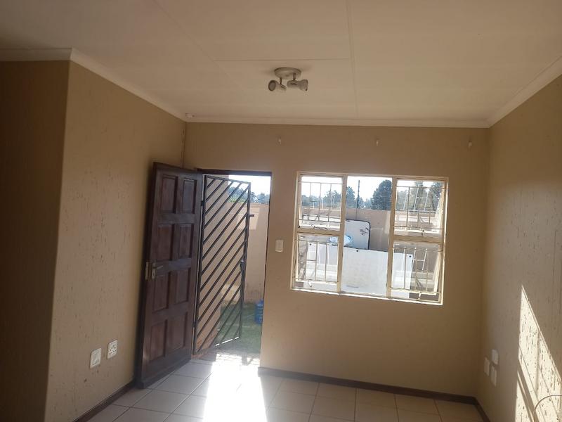 To Let 3 Bedroom Property for Rent in Helderwyk Gauteng