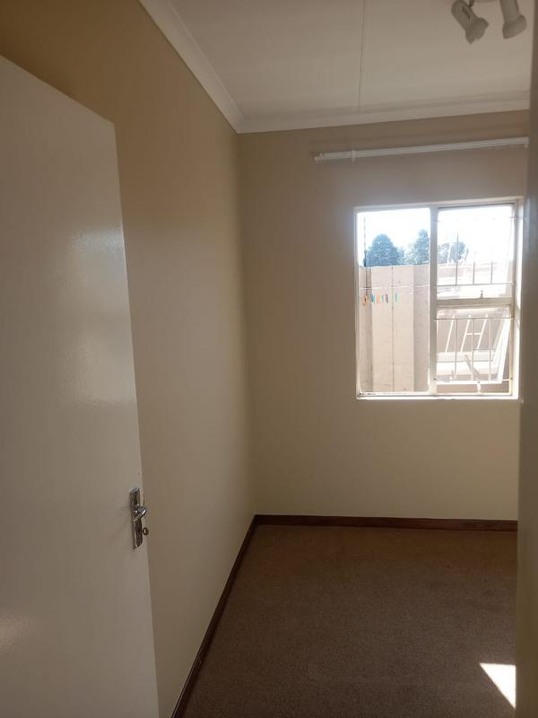To Let 3 Bedroom Property for Rent in Helderwyk Gauteng