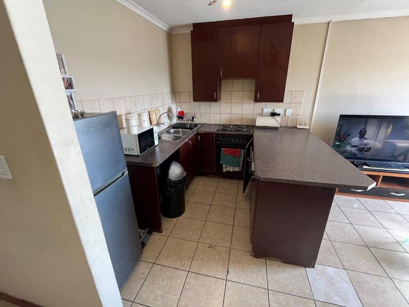 1 Bedroom Property for Sale in Grand Central Gauteng