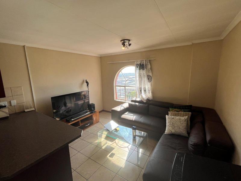 1 Bedroom Property for Sale in Grand Central Gauteng