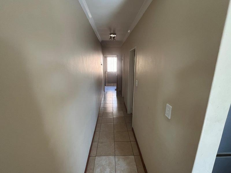 1 Bedroom Property for Sale in Grand Central Gauteng