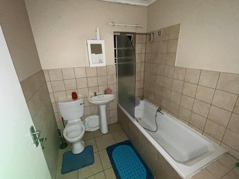 1 Bedroom Property for Sale in Grand Central Gauteng