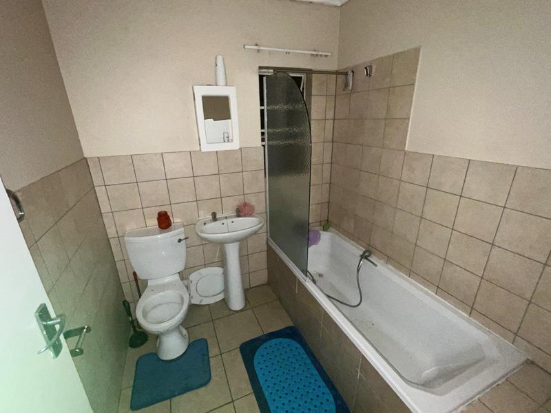 1 Bedroom Property for Sale in Grand Central Gauteng