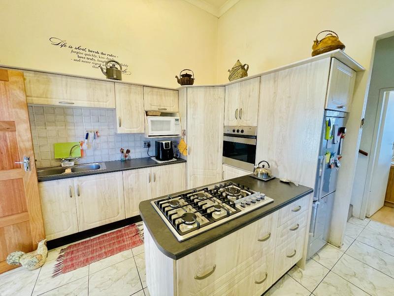 4 Bedroom Property for Sale in Linmeyer Gauteng