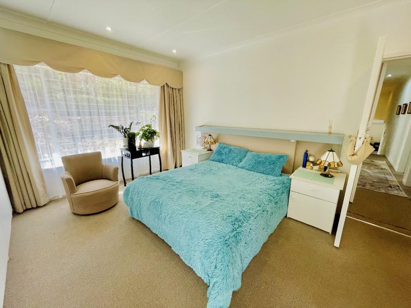 4 Bedroom Property for Sale in Linmeyer Gauteng