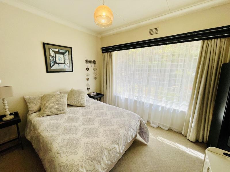 4 Bedroom Property for Sale in Linmeyer Gauteng