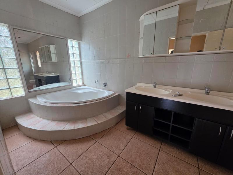 To Let 6 Bedroom Property for Rent in Henley on Klip Gauteng