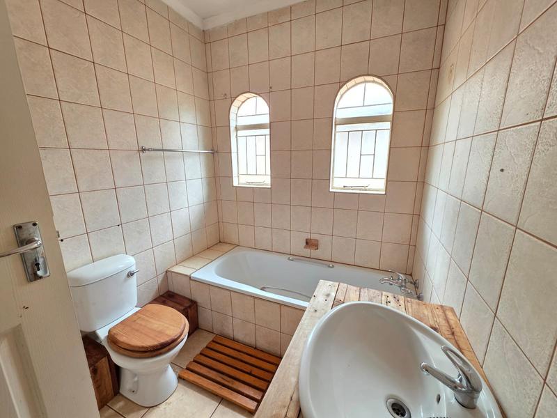 To Let 6 Bedroom Property for Rent in Henley on Klip Gauteng