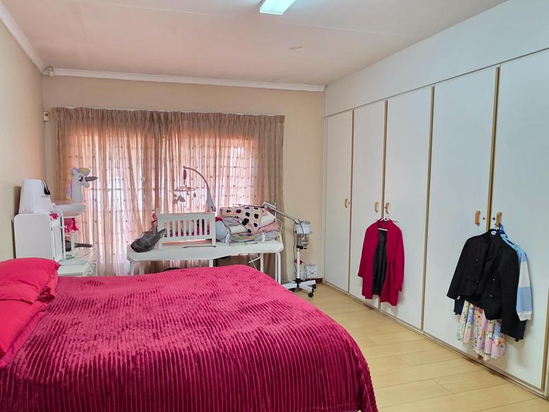 5 Bedroom Property for Sale in Meyerton Central Gauteng