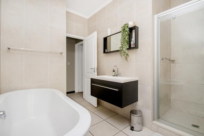 To Let 3 Bedroom Property for Rent in Douglasdale Gauteng