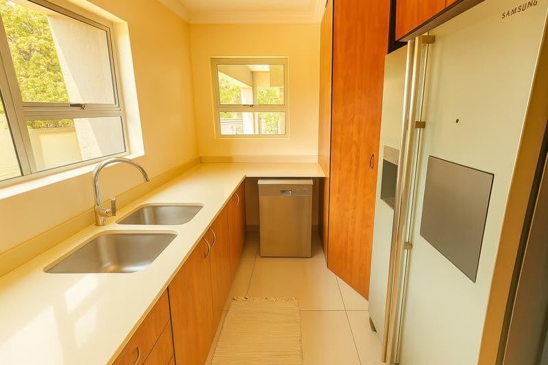 To Let 5 Bedroom Property for Rent in Moreleta Park Gauteng