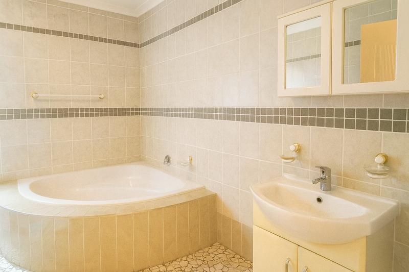 To Let 5 Bedroom Property for Rent in Moreleta Park Gauteng