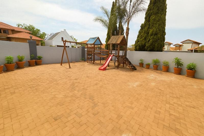 To Let 5 Bedroom Property for Rent in Moreleta Park Gauteng