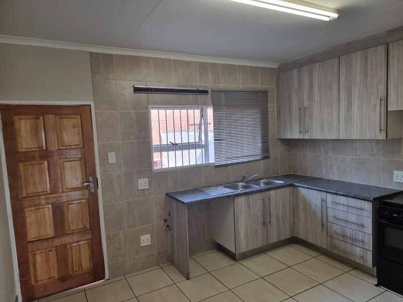 To Let 3 Bedroom Property for Rent in Erasmia Gauteng