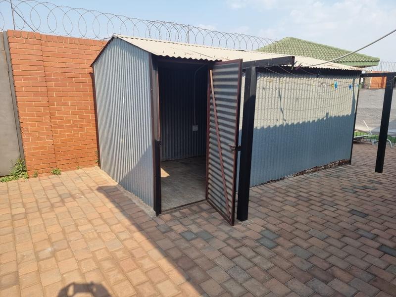 To Let 3 Bedroom Property for Rent in Erasmia Gauteng