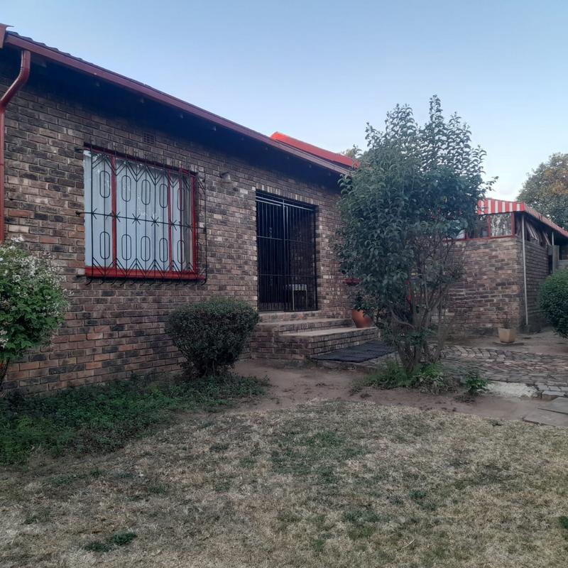 4 Bedroom Property for Sale in Birchleigh North Gauteng