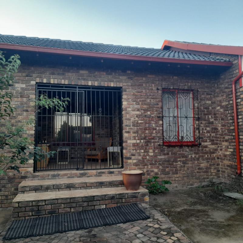 4 Bedroom Property for Sale in Birchleigh North Gauteng