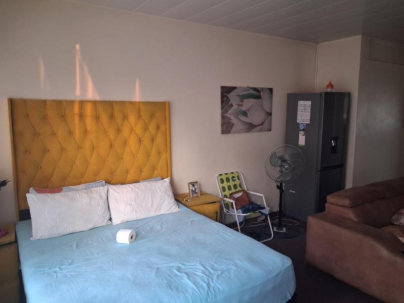 To Let 1 Bedroom Property for Rent in Queenswood Gauteng