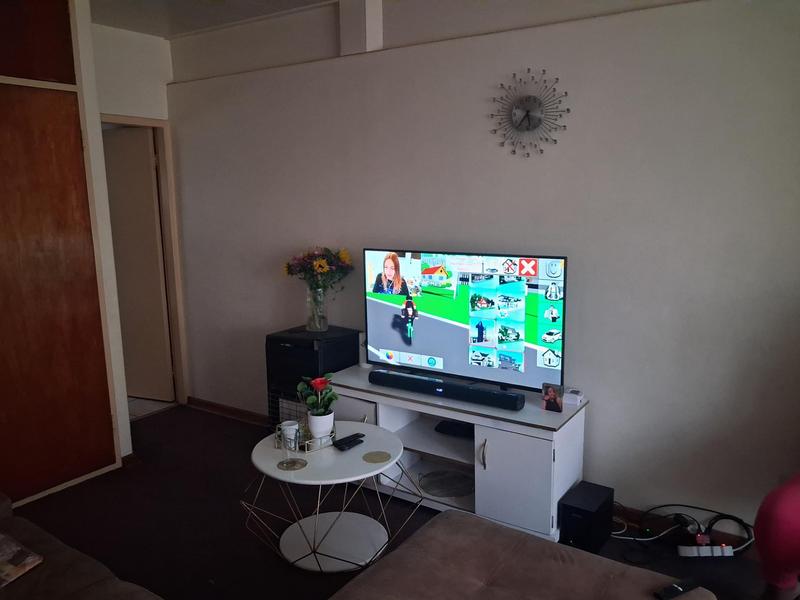 To Let 1 Bedroom Property for Rent in Queenswood Gauteng