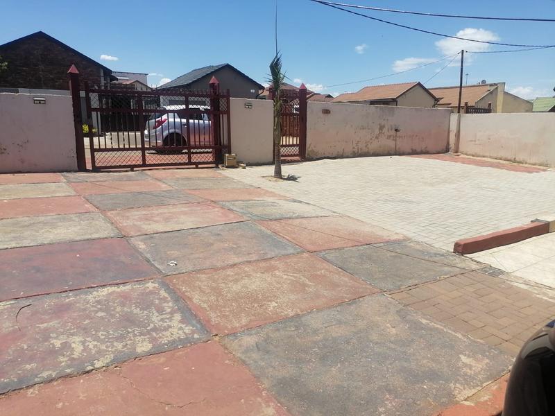 2 Bedroom Property for Sale in Lotus Gardens Gauteng