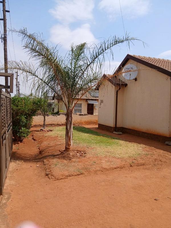 2 Bedroom Property for Sale in Bram Fischerville Gauteng