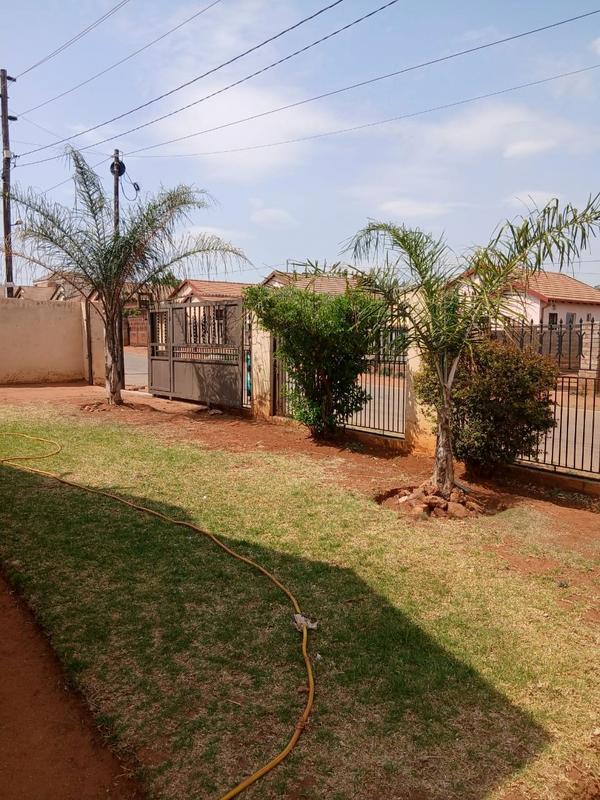 2 Bedroom Property for Sale in Bram Fischerville Gauteng
