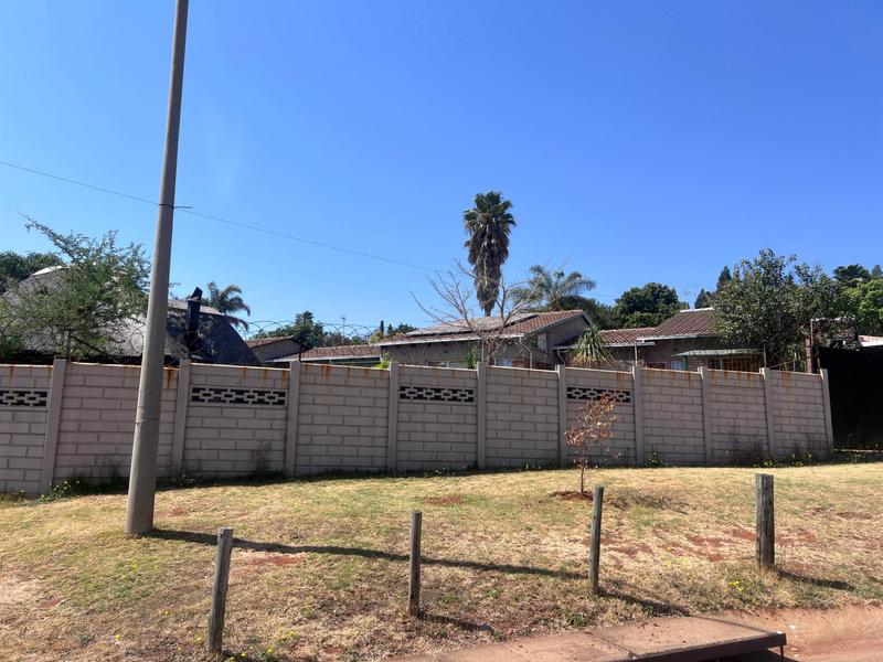 5 Bedroom Property for Sale in Roodekrans Gauteng