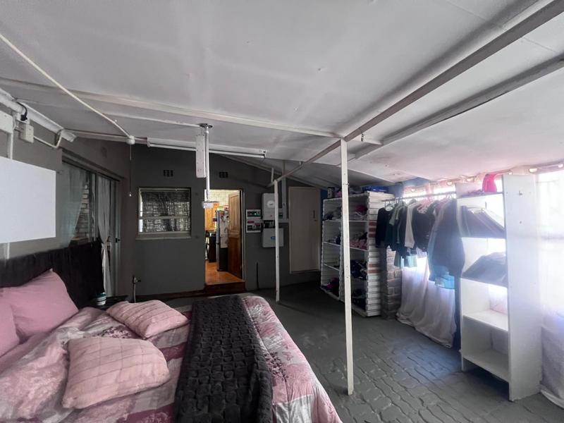 5 Bedroom Property for Sale in Roodekrans Gauteng