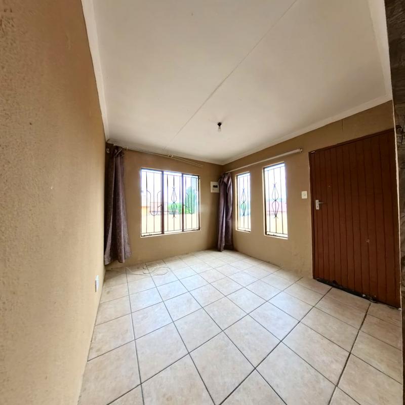To Let 3 Bedroom Property for Rent in Klipfontein View Gauteng
