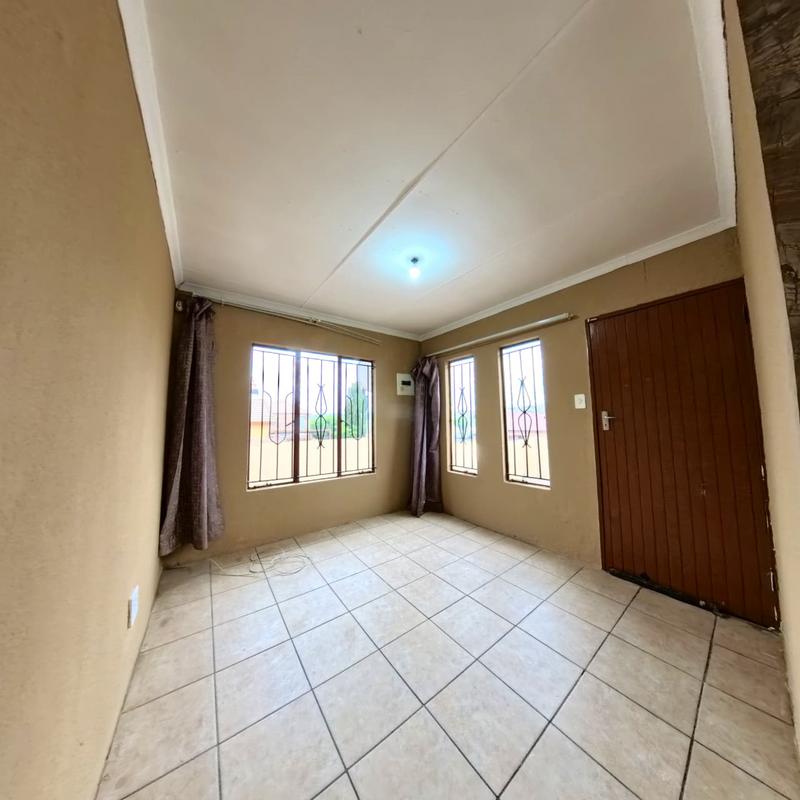 To Let 3 Bedroom Property for Rent in Klipfontein View Gauteng