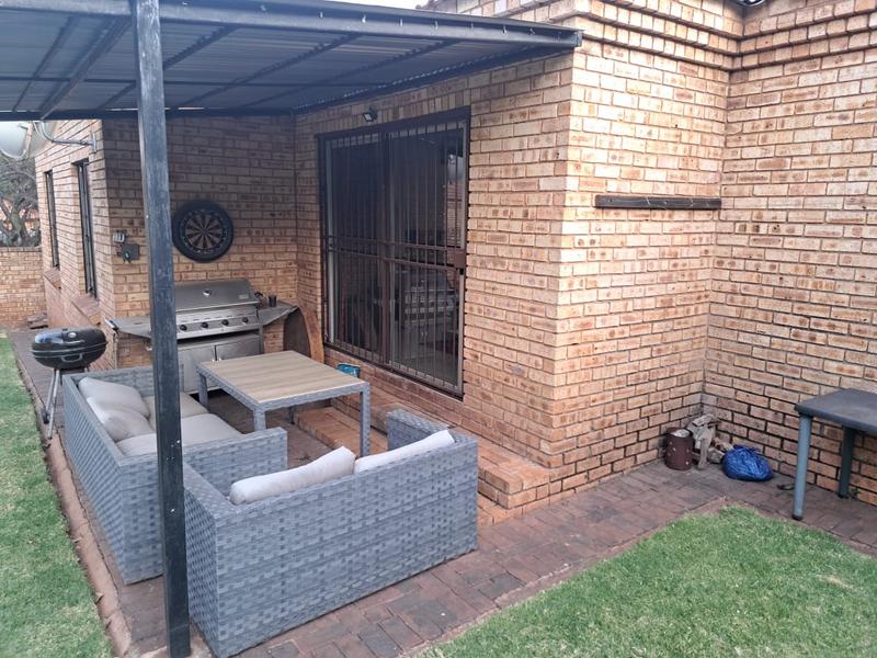 3 Bedroom Property for Sale in Kenmare Gauteng