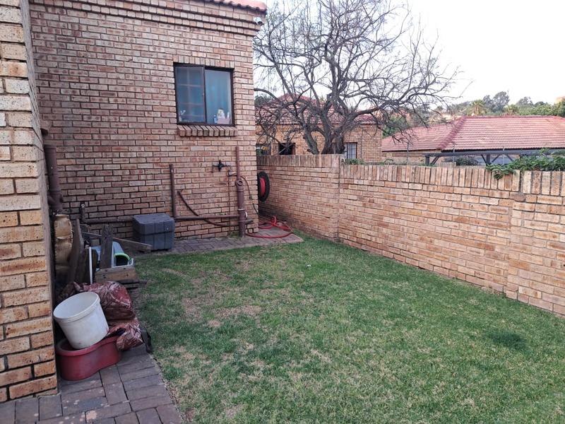3 Bedroom Property for Sale in Kenmare Gauteng