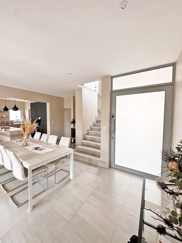 To Let 4 Bedroom Property for Rent in Bryanston Gauteng