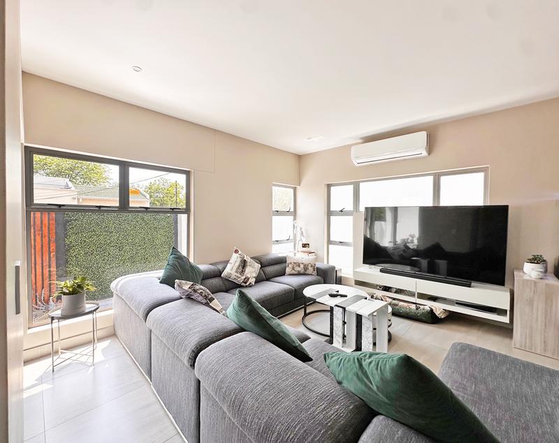 To Let 4 Bedroom Property for Rent in Bryanston Gauteng